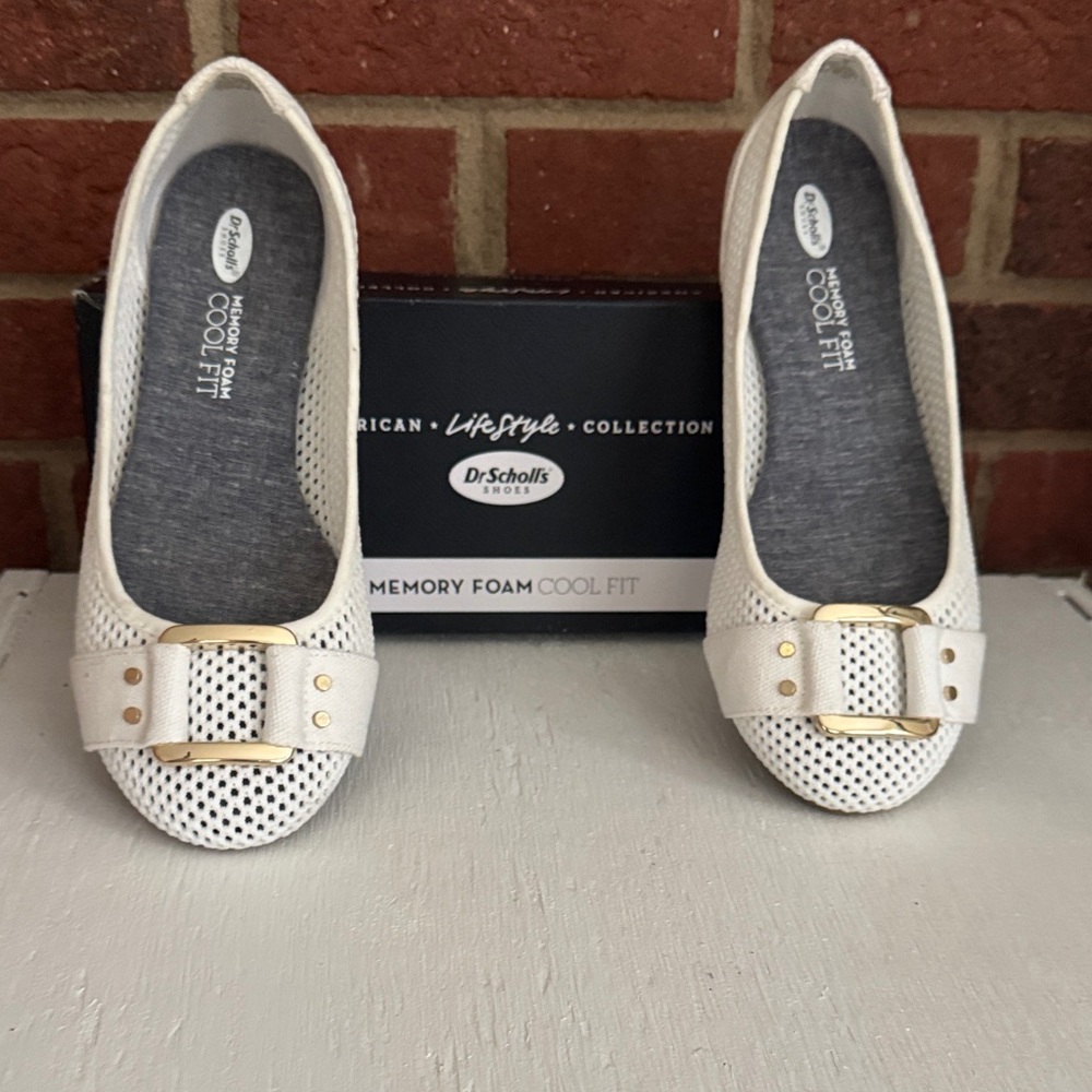Dr. Scholl's Frankie Mesh White Flats Round Toe with Gold Buckle